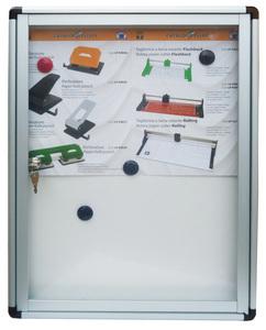 BACHECA IN ALLUM. C/FONDO MAGNET.450X600X45MM